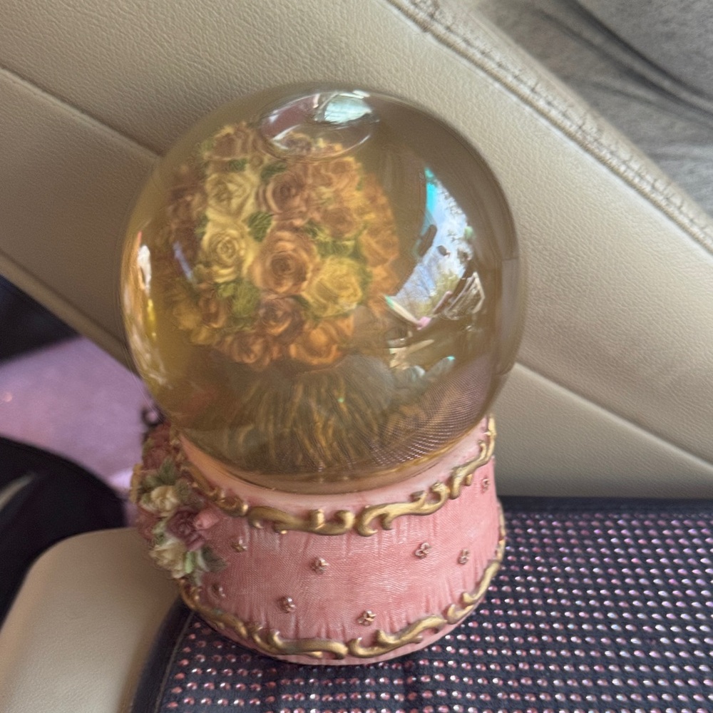 6” Vintage 1993 Floral Wind Up Music Playing Snow Globe